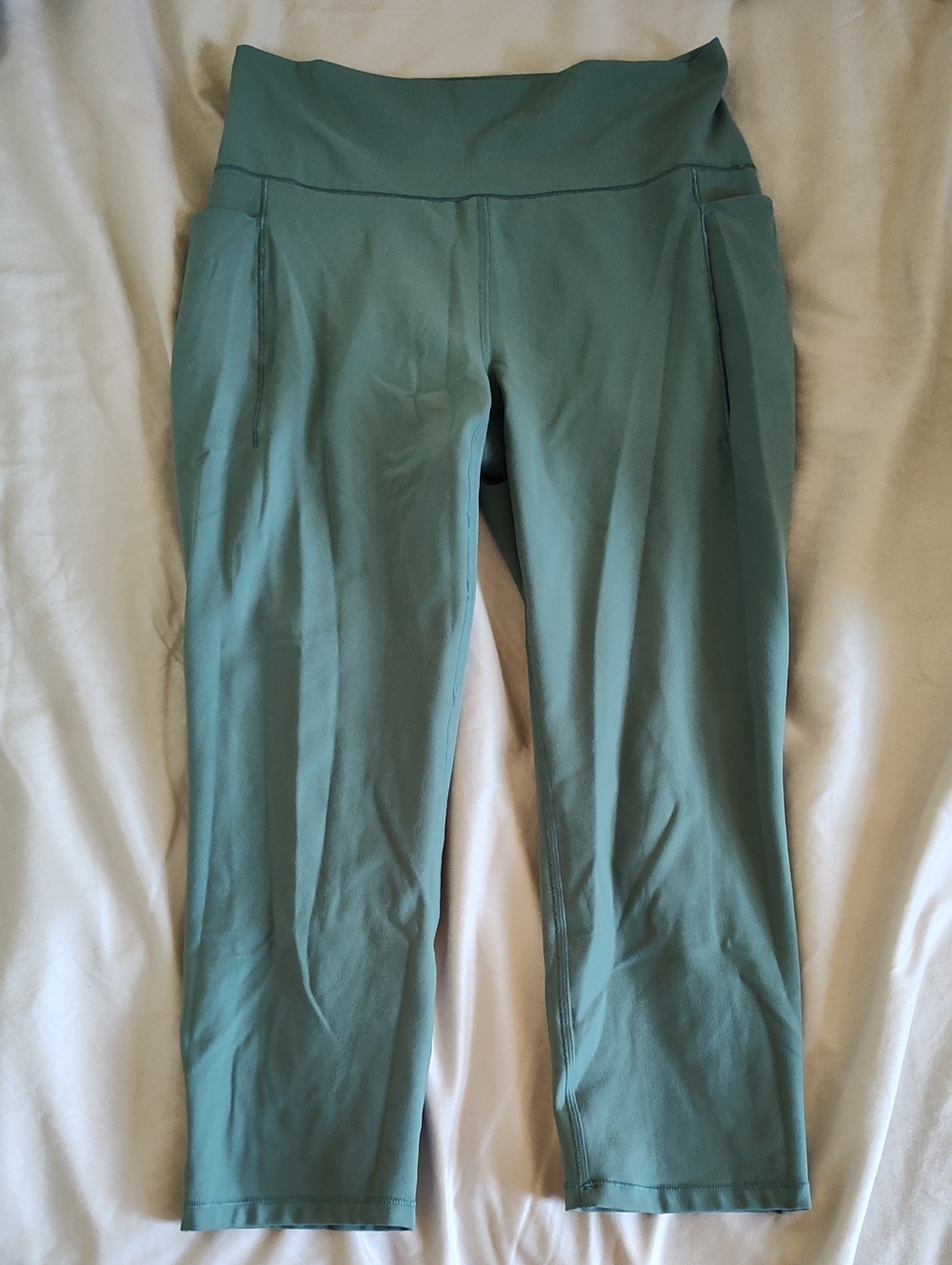 Spyder Sage Green Cropped Active Capris